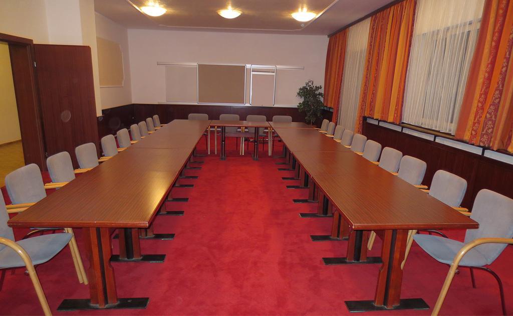 Hotel Zur Post Illmitz Extérieur photo