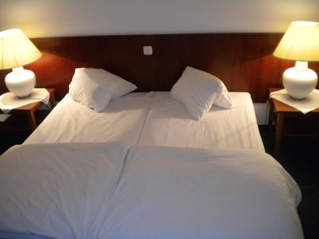 Hotel Zur Post Illmitz Extérieur photo